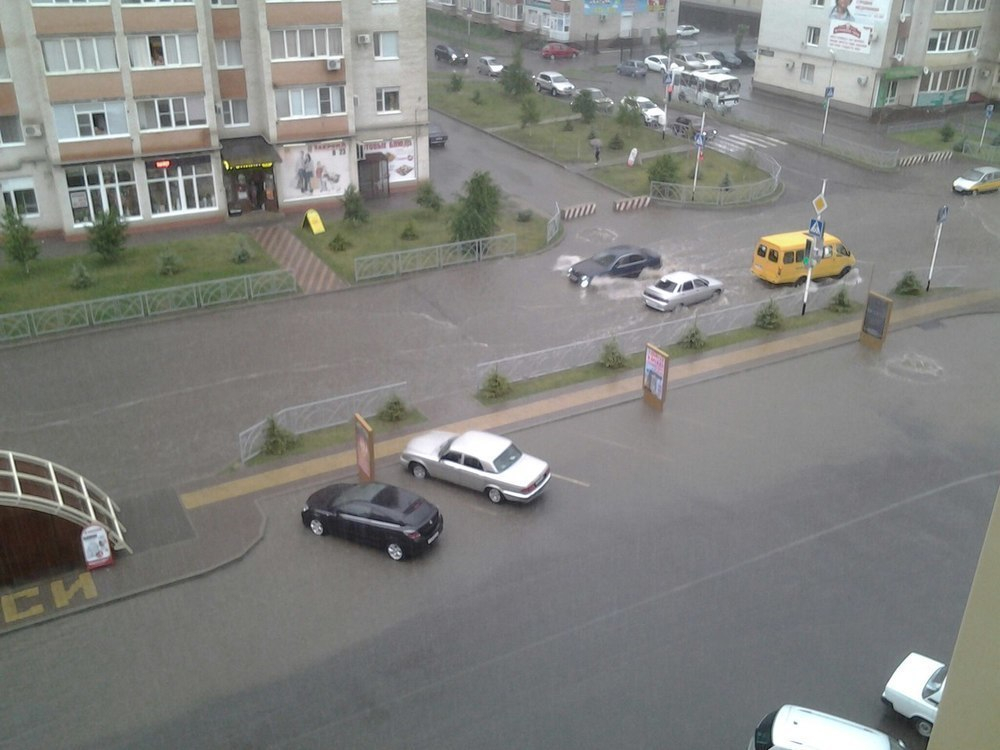 Сильный ливень затопил улицы Ставрополя