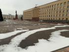 Новогодние шары за 13 миллионов до сих пор не появились на площади Ленина в Ставрополе