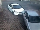 Ударившего чужую машину и трусливо уехавшего водителя ищут в Ставрополе