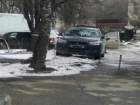 Паркуюсь как хочу: агрессивный автовладелец оставляет машину на клумбе в Ставрополе