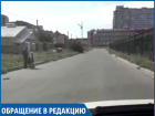 "Детям приходится идти в школу по проезжей части посреди "летающих" машин!" - жительница Ставрополя