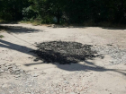 Асфальтирование несуществующих ям на гравийной дороге  насмешило жителей Ставрополья