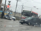 "Нексия" врезалась в машину Росгвардии на перекрестке в Ставрополе