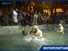 Окунуться за здравие воинов: почему жители Ставрополя пришли к купели в ночь на Крещение 