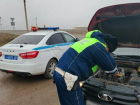 Попавшей в беду женщине на дороге помогли сотрудники Госавтоинспекции Ставрополья 