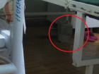 Подставленные под сломанную ножку кровати кирпичи в больничной палате вызвали смех и возмущение жителей Буденновска