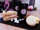 «Розовый кофе и premium-десерты»: модная кофейня FLAMINGO объявила об акции 