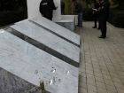 Похабными надписями второй раз за неделю разрисовали вандалы мемориал Вечной Славы на Ставрополье