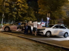 Хитрый трюк с поднятием шлагбаума для нескольких машин на стоянке ЦУМа закончился курьезным ДТП в Ставрополе