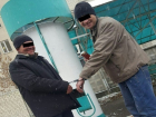 «Сладкая парочка» в наручниках на улице ошарашила жителей  Ставрополя 