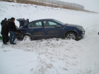 Спасатели помогли девушке  выбраться из снежной западни на Ставрополье