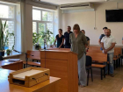 Из трех обвиняемых в гибели пятерых детей на Ставрополье посадили только водителя «девятки»