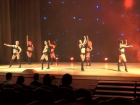 Солисты шоу-балета «Тодес» обучили ставропольца соблазнительному танцу
