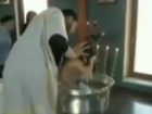 Ставропольскому священнику из скандального видео запретили надевать рясу и крест 