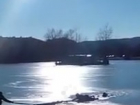 В Пятигорске девочка провалилась под лед, пытаясь сделать селфи на замерзшем озере