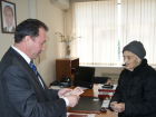 Жительница Ставрополя получила загранпаспорт в 90 лет