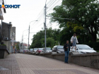 Еще с нескольких улиц Ставрополя уберут нависающие провода