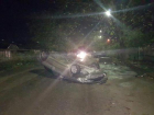 Женщина на авто влетела в бетонную опору и перевернулась в Пятигорске