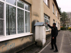 Напавшие на детсад вандалы разбили окна булыжниками в Ессентуках