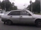 Дерзкий маневр ВАЗ-21099 на перекрестке попал на видео в Ставрополе