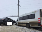 Один человек погиб и шестеро пострадали в ДТП с участием иномарки и микроавтобуса на Ставрополье