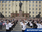 Тысяча школьников и чиновники собрались в центре Ставрополя на общегородской зарядке 