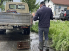 К ликвидации последствий дождя и ветра в Ставрополе подключили около 200 рабочих и 88 единиц техники