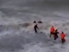 Бревно спасло жизнь ставропольца в открытом море в Сочи