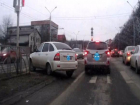 Наглый водитель "Приоры" проехал по разделительной полосе в центре Ставрополя