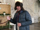 Булат Макаев внезапно спел для посетителей нарзанной галереи