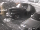 В МинВодах хулиганы разбили зеркало у припаркованного автомобиля "Победа" 