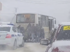 В Ставропольском крае из-за снегопада на дорогах снова пробки