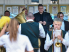 Расстроганный игрой мальчика на старой трубе губернатор Ставрополья подарил духовому оркестру новые инструменты
