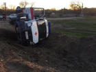 Машина скорой помощи перевернулась после столкновения с "Волгой" на Ставрополье