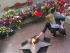 Поступок курящей у мемориала девушки возмутил жителей Кисловодска