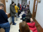 Медики Ставрополья обратились к пациентам, находящимся в длинных очередях в больницах