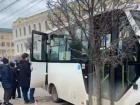 В Ставрополе из-за столкновения легковушки и маршрутки пострадал один человек