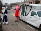 Свинка Пеппа и Дед Мороз и разъезжают на лимузине по Кисловодску