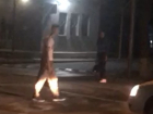 Неадекватный мужчина бросался под машины в Ставрополе