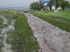 Десять участков на территории станицы Бекешевская затопили дождевые стоки с полей  