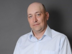 Лермонтовский депутат кинул в зал чужой телефон