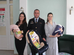 На Ставрополье роженицам вручили детские автокресла