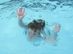 10-летний мальчик утонул в бассейне на Ставрополье