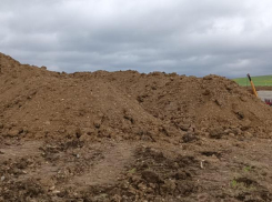 Ненужный грунт вывезли на чужой участок на Ставрополье