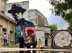 Потрясающими воображение картинами украсили стены домов Невинномысска мастера граффити