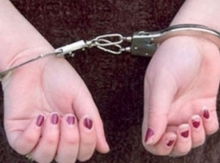 Две женщины обокрали пенсионера на 30 тысяч