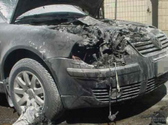 В Ставрополе горел автомобиль «Фольксваген»: возможен поджог