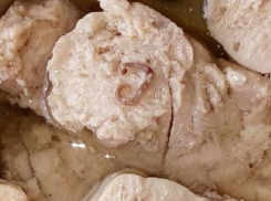 Мерзких червей в консервной банке с треской обнаружили жители Кисловодска после покупки