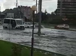 Сильный ливень привел к гигантскому потопу на юге Ставрополя