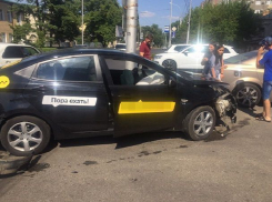 «Ауди» нагло подрезало такси и спровоцировало ДТП с пострадавшим возле «Европарка» в Ставрополе